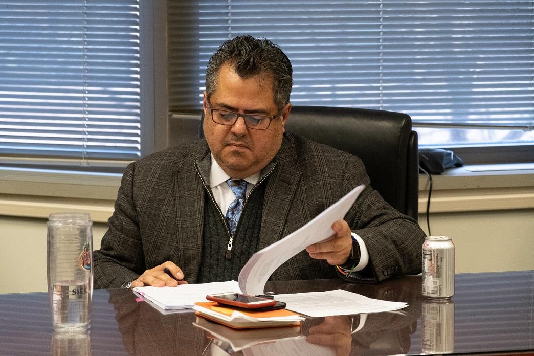 MBTA General Manager Ramírez signing Amended Settlement Agreement